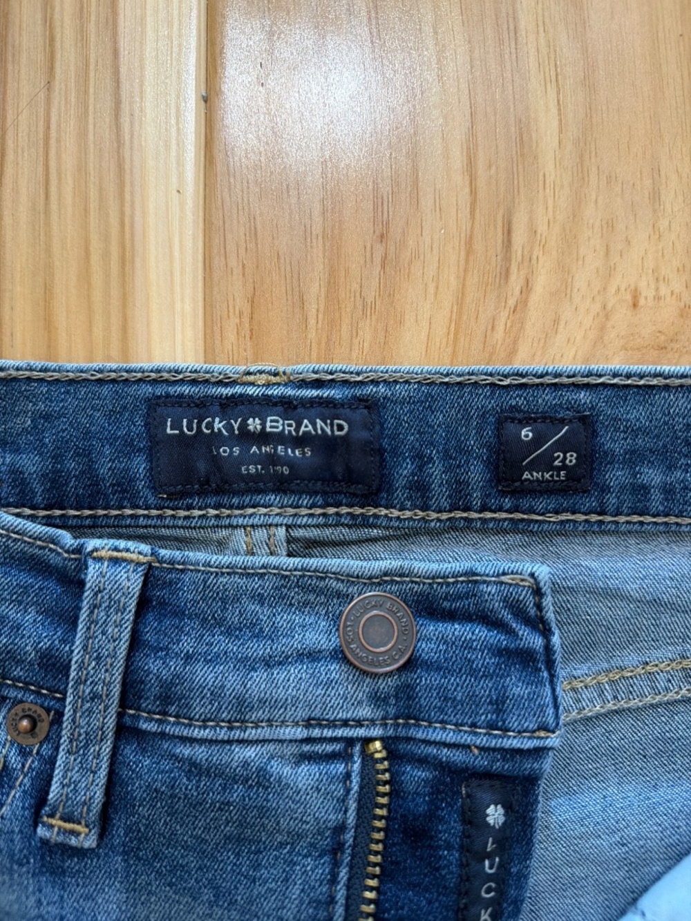 Lucky Brand Jeans - Picture 4 of 4